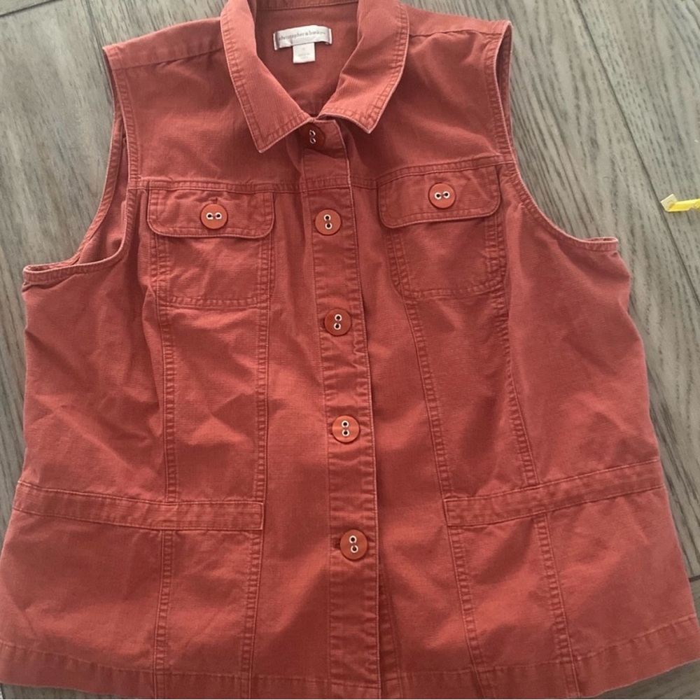 Rust Sleeveless Vest with Pockets - Picture 11 of 11